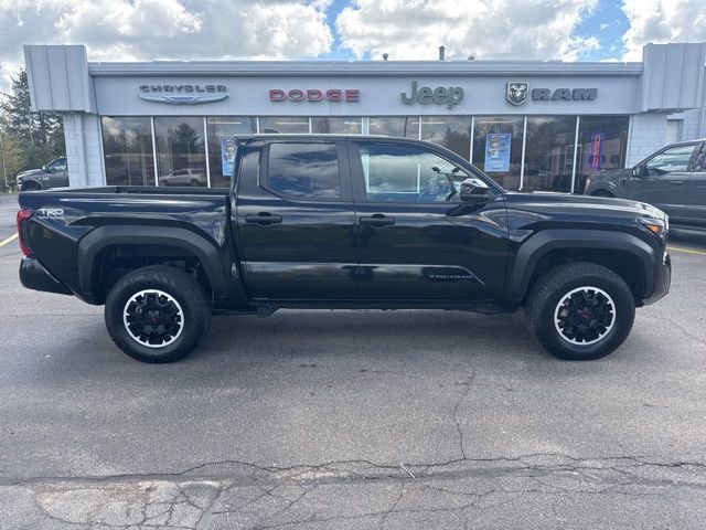 Used 2024 Toyota Tacoma TRD Off-Road AWD/4WD image 9