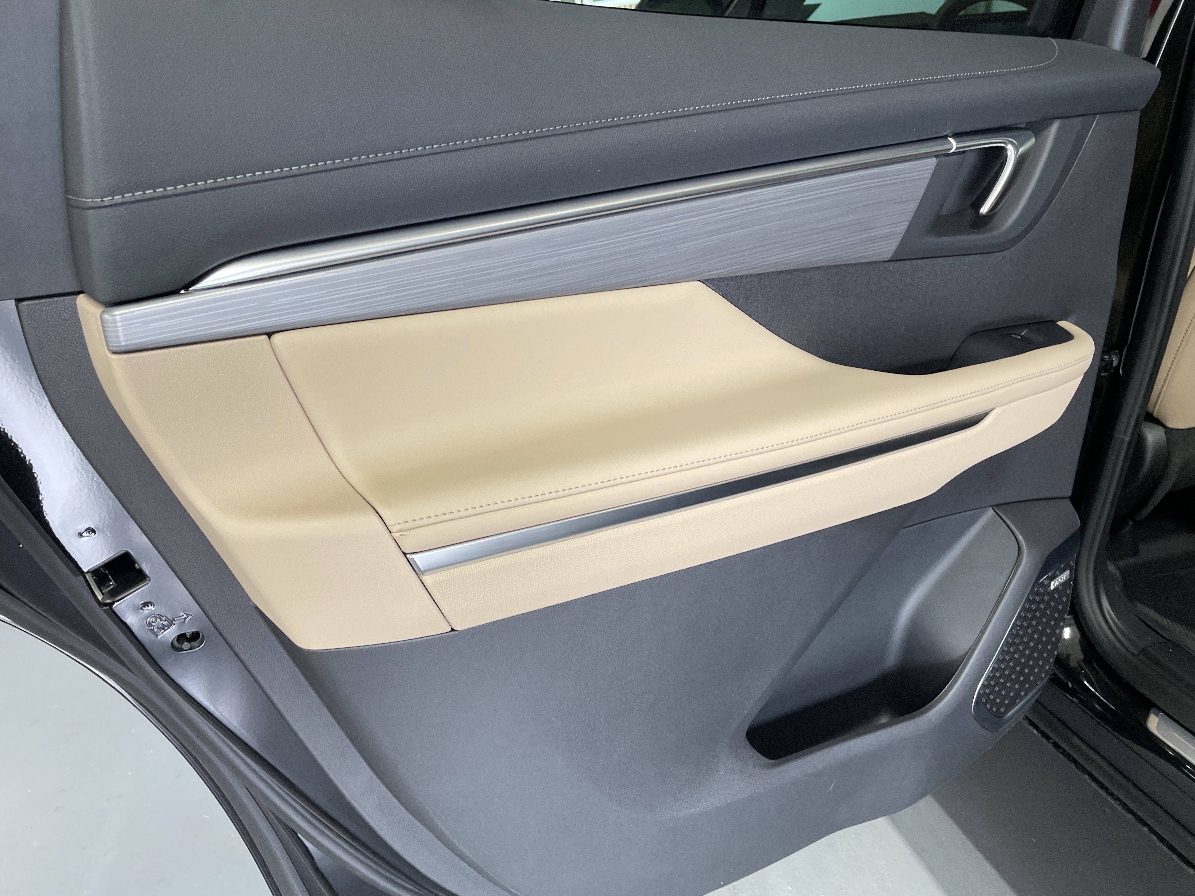 New 2026 Buick Enclave Preferred w/ Power Package image 8