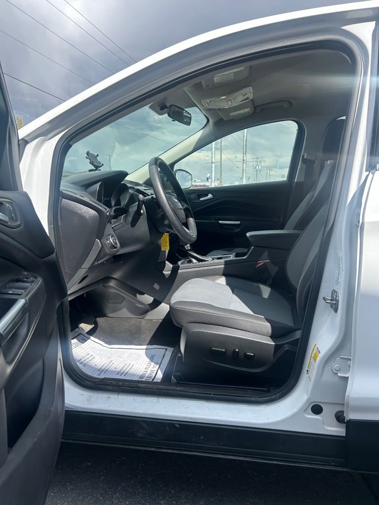 Used 2017 Ford Escape SE image 11