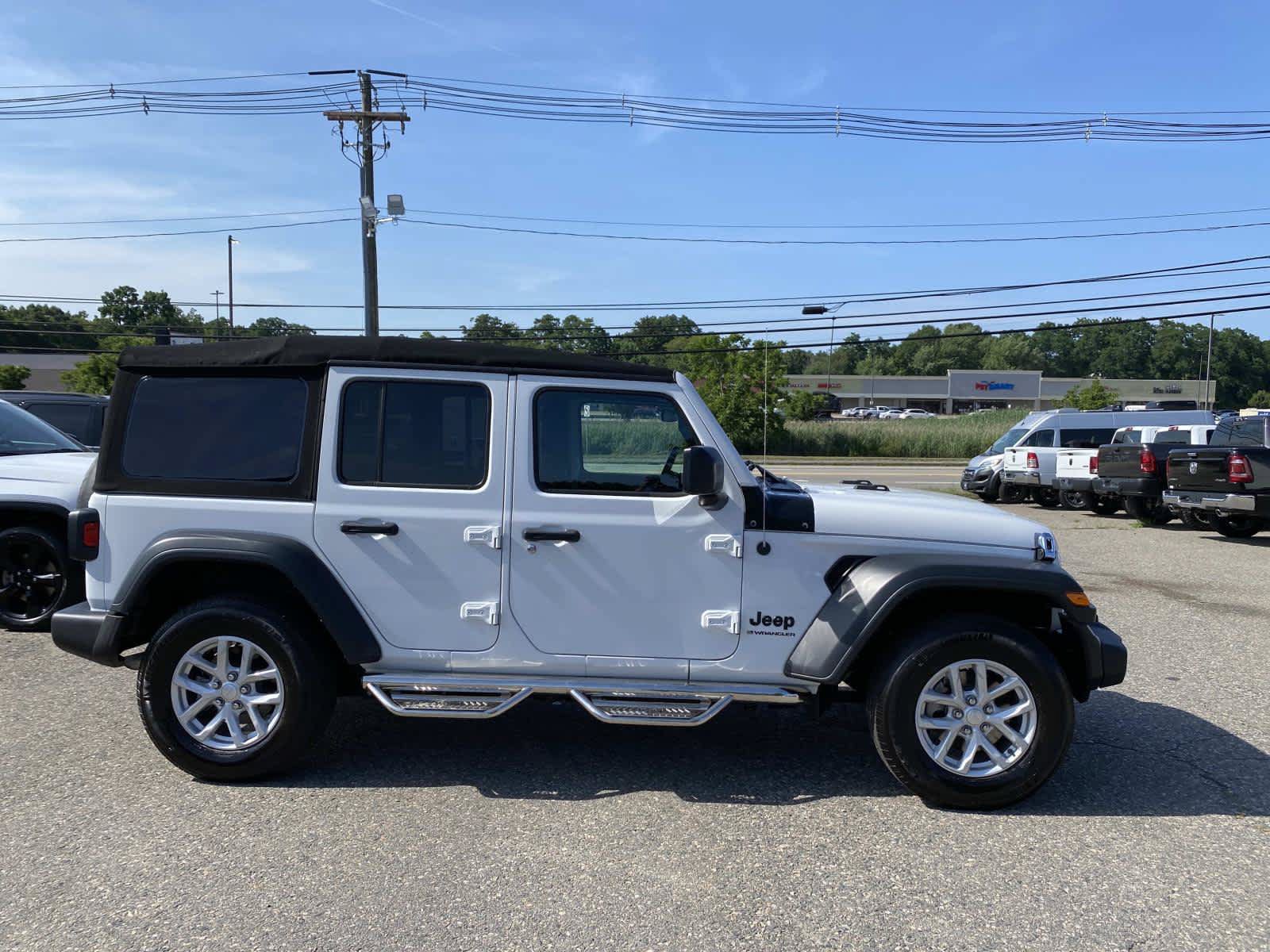 Used 2023 Jeep Wrangler Unlimited Sport AWD/4WD image 2