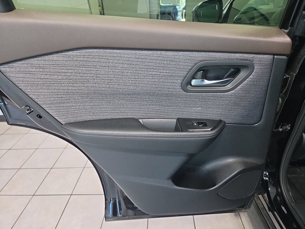 Used 2023 Nissan Rogue SV AWD/4WD image 26