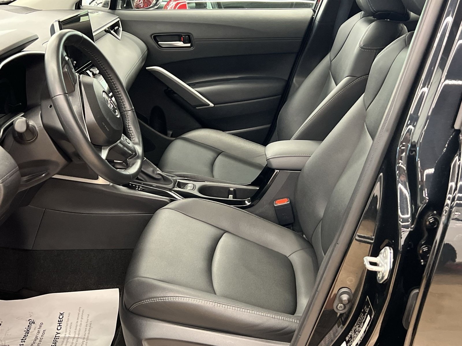 Used 2025 Toyota Corolla Cross XLE w/ Convenience Package AWD/4WD image 11