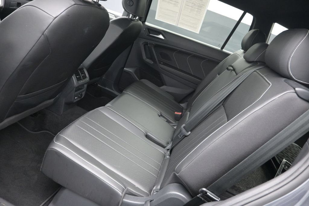 Used 2023 Volkswagen Tiguan SE R-Line FWD image 19