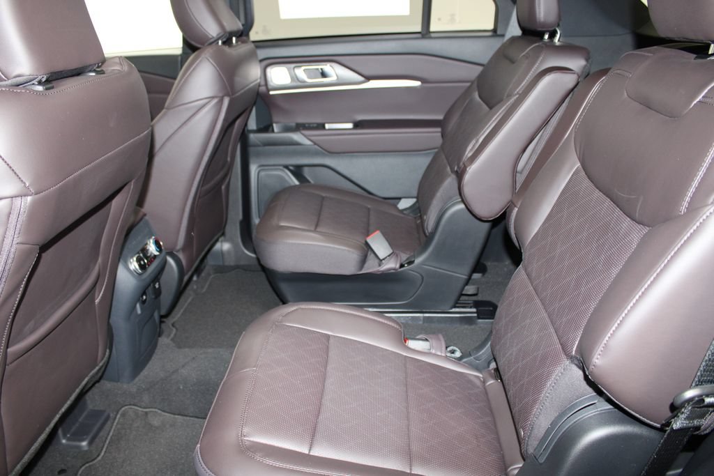 New 2026 Ford Explorer Platinum RWD image 25