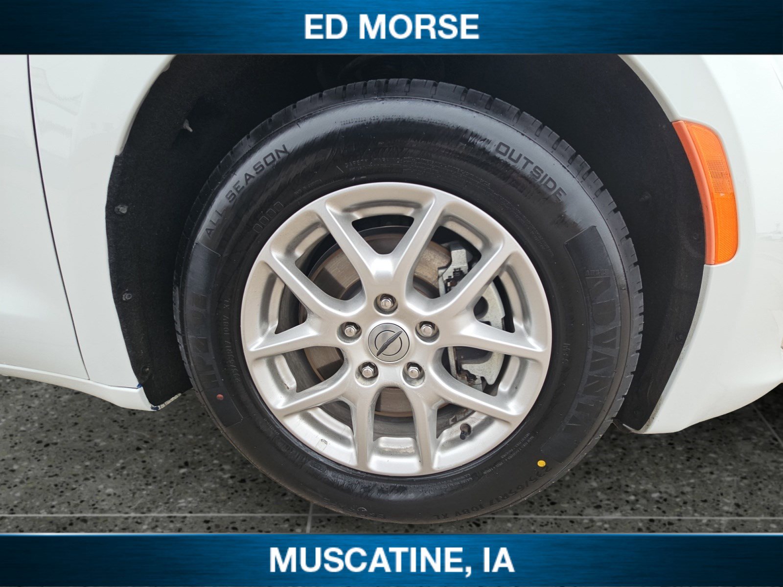 Used 2024 Chrysler Voyager LX image 12