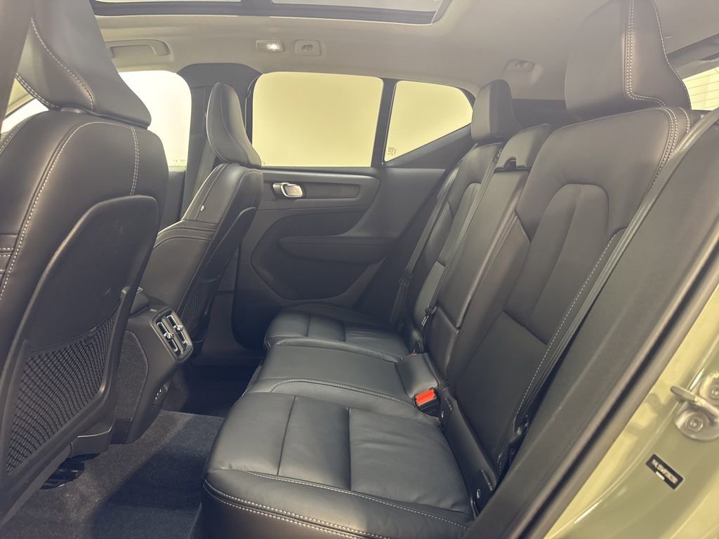 Used 2023 Volvo XC40 B5 Plus w/ Driver Assist Package AWD/4WD image 22