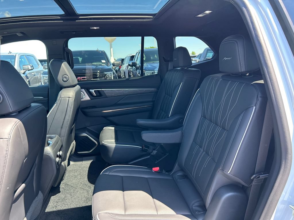 New 2026 Buick Enclave Avenir w/ Super Cruise Package AWD/4WD image 36