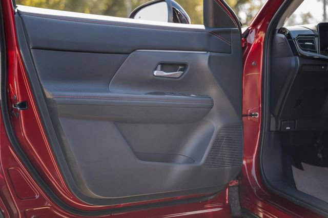 New 2026 Nissan Kicks SR w/ Cold Weather Package image 36