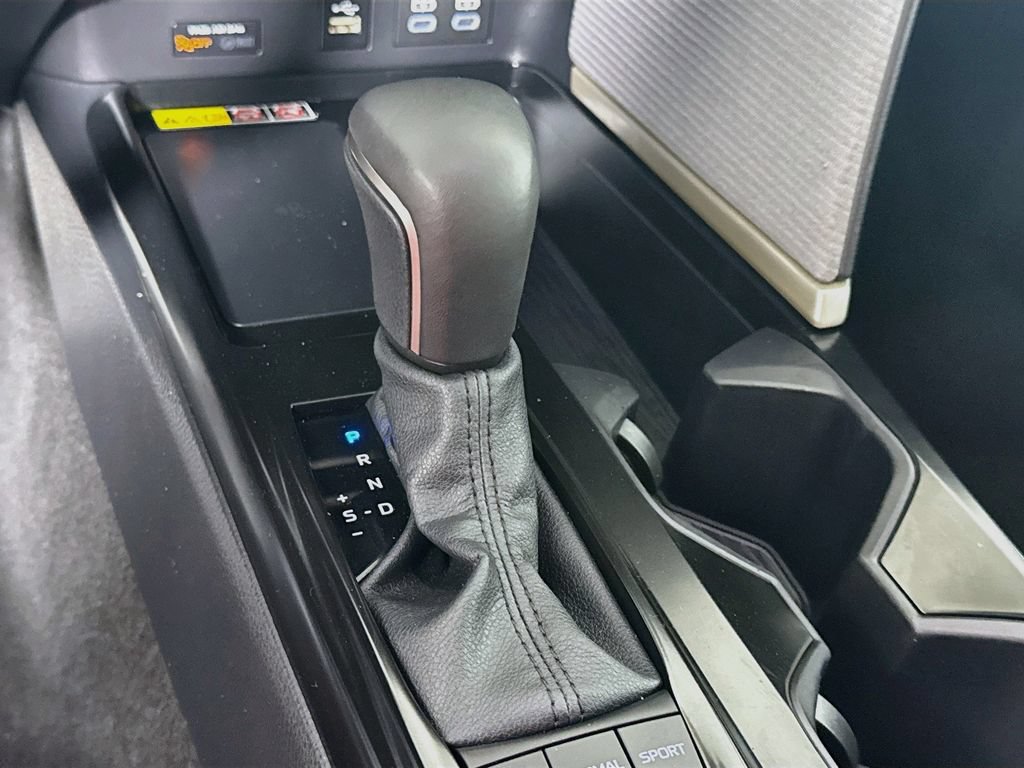 Used 2026 Toyota Camry SE FWD image 16
