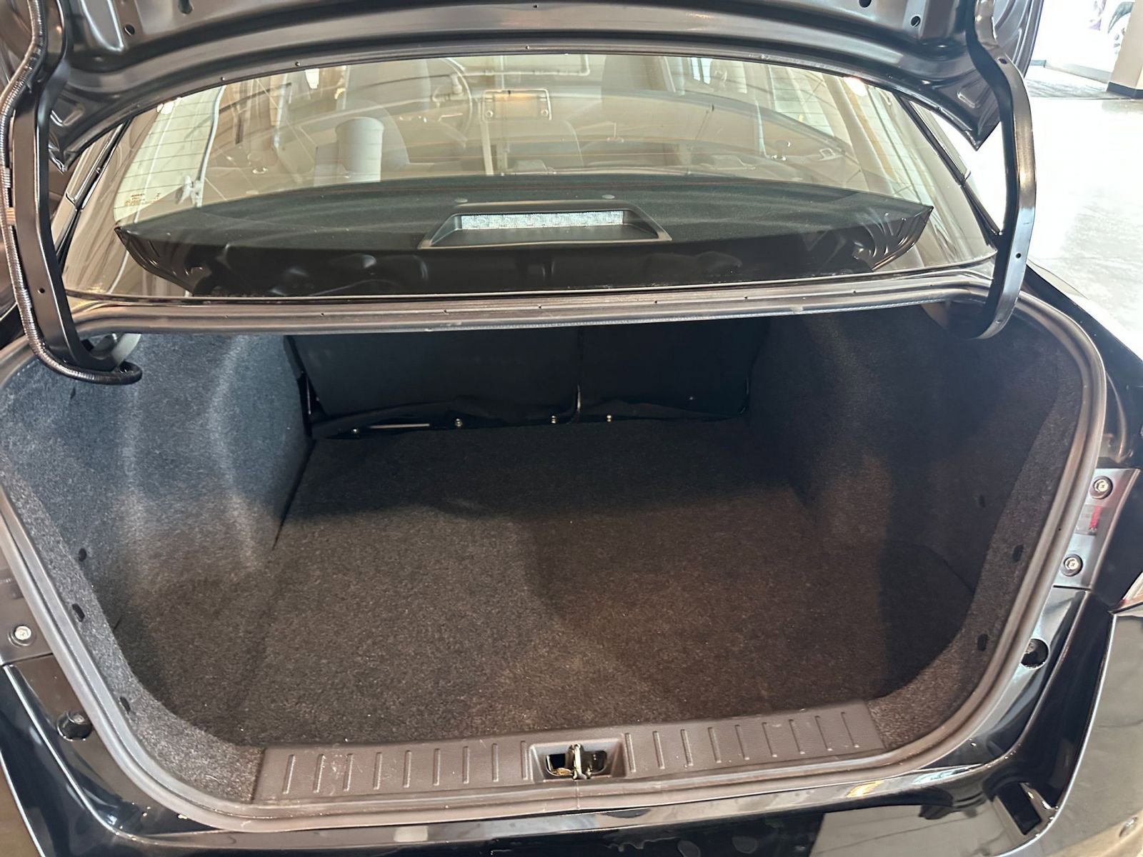 Used 2025 Nissan Versa SV image 30