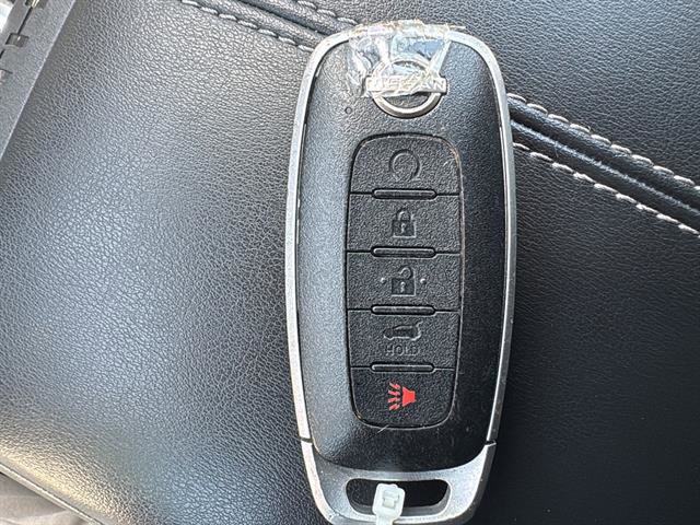 Used 2023 Nissan Pathfinder SL w/ Lighting Package (N92) FWD image 30