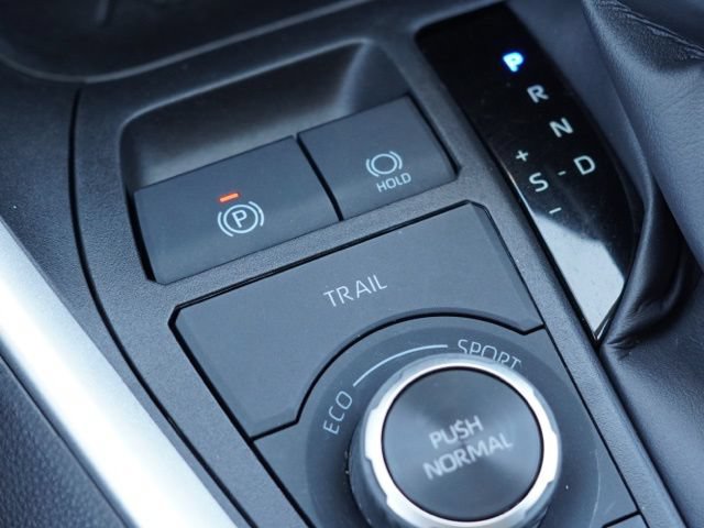 Used 2024 Toyota RAV4 LE AWD/4WD image 35