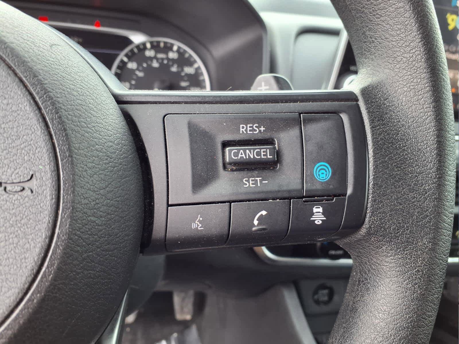 Used 2024 Nissan Rogue SV FWD image 18