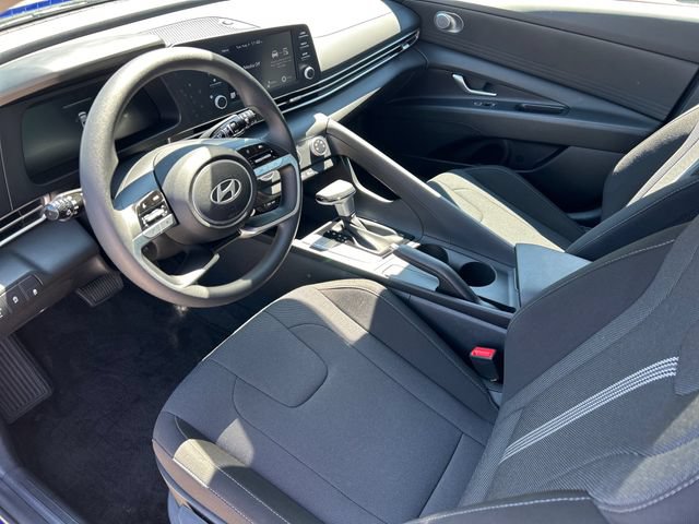 Certified 2024 Hyundai Elantra SE FWD image 14