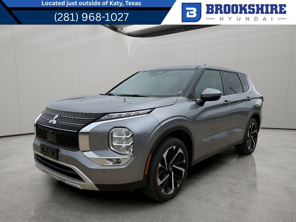 Used 2024 Mitsubishi Outlander SE image 1