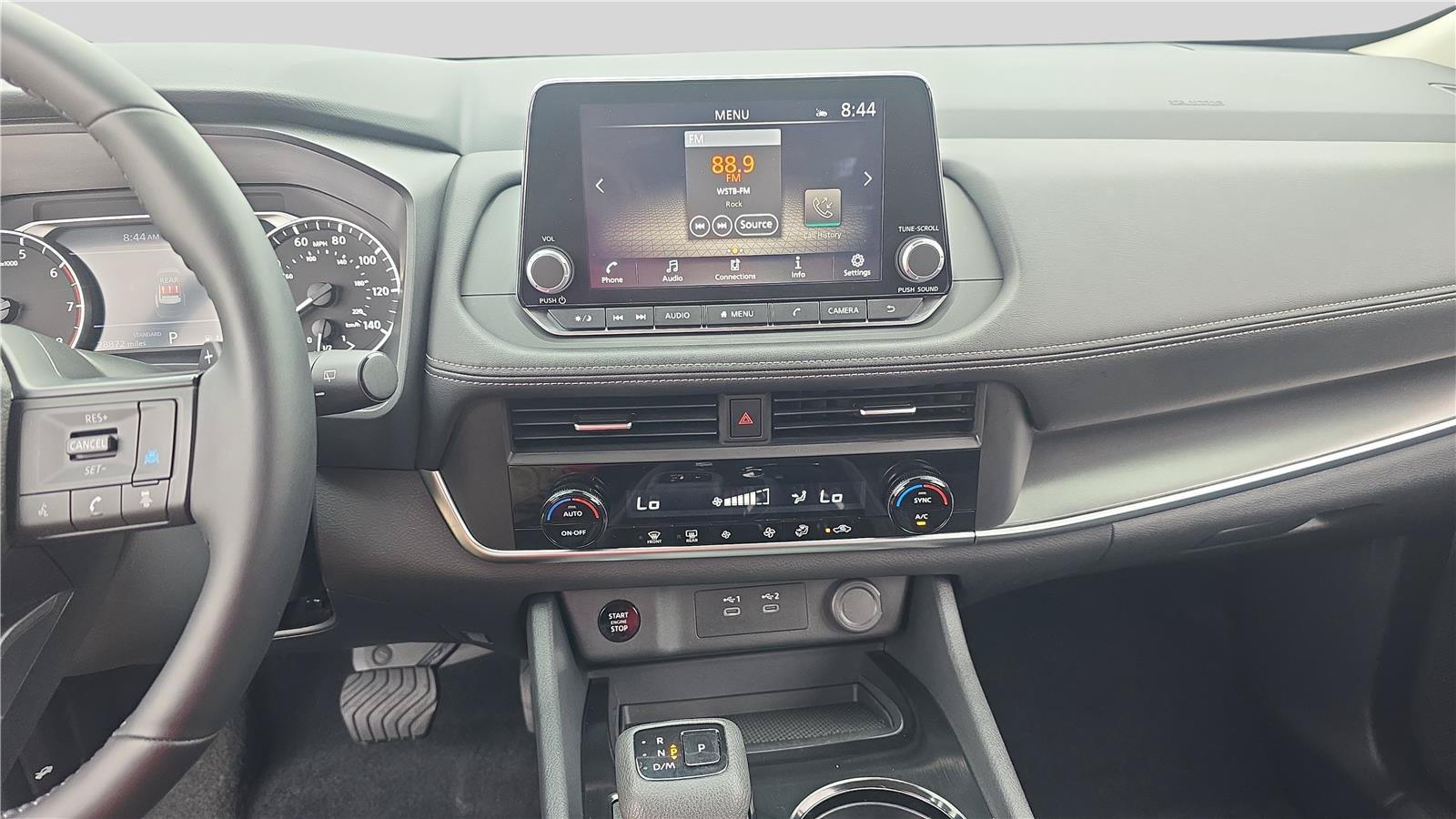 Used 2025 Nissan Rogue SV FWD image 21