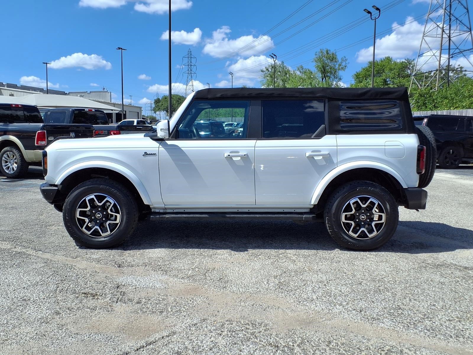 Used 2022 Ford Bronco Outer Banks AWD/4WD image 9