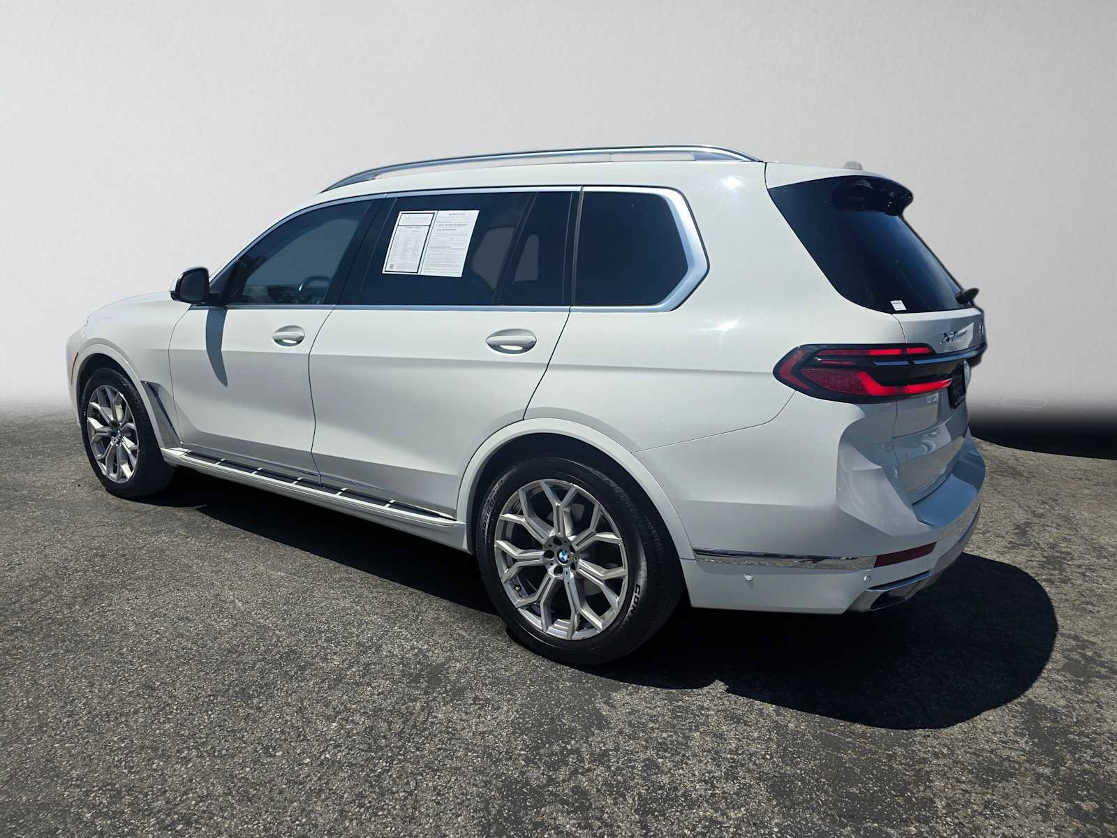 Used 2025 BMW X7 xDrive40i AWD/4WD image 3