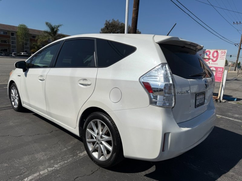 Used 2014 Toyota Prius V Five image 8