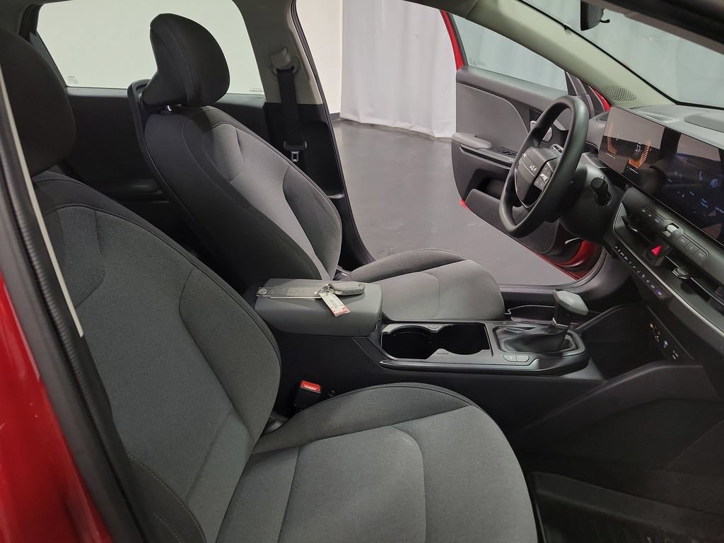 Used 2025 Kia K4 FWD image 24