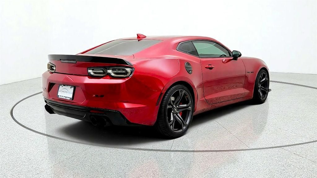 Used 2021 Chevrolet Camaro SS RWD image 5