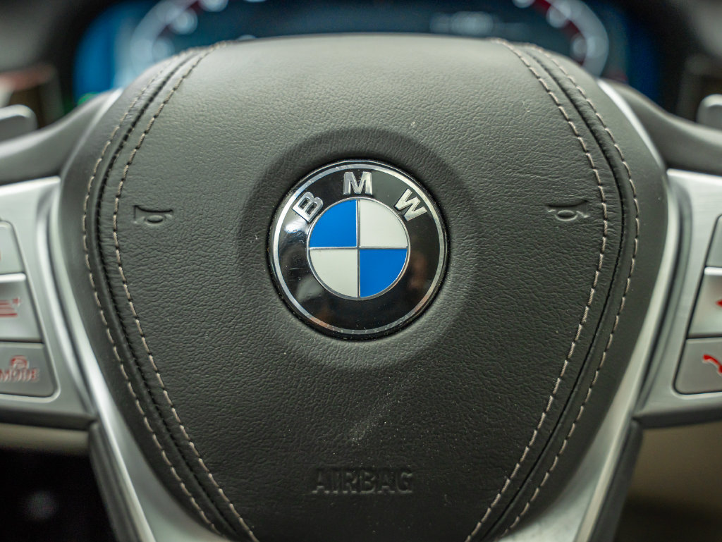 Used 2022 BMW 750i xDrive AWD/4WD image 22