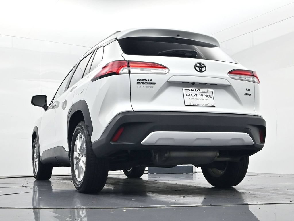 Used 2022 Toyota Corolla Cross LE w/ Black Badges Package (TMS) AWD/4WD image 40