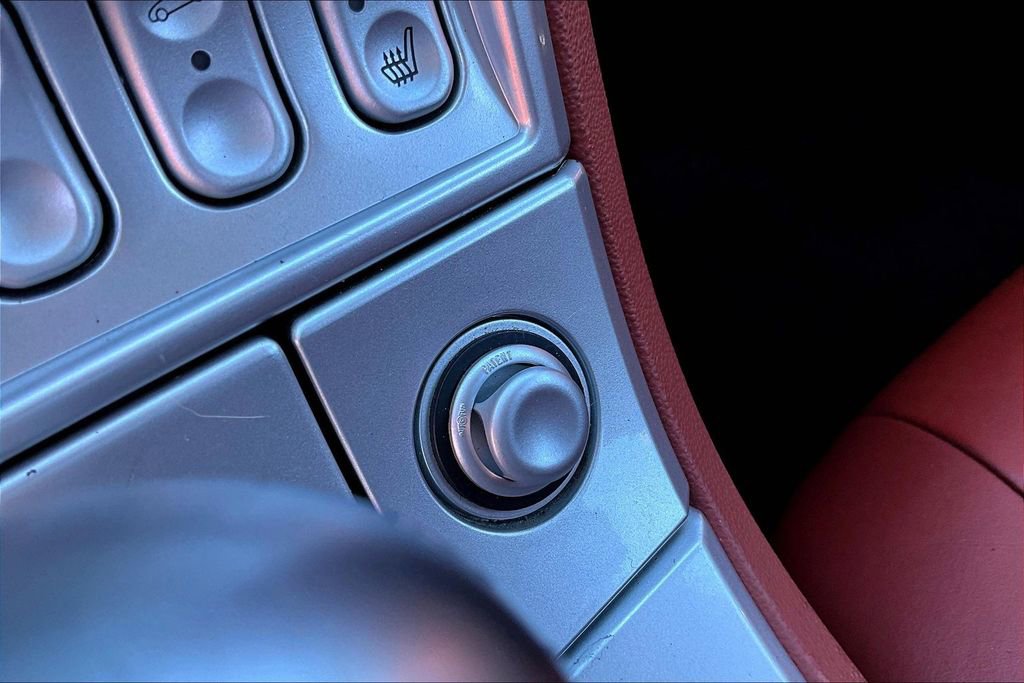 Used 2004 Chrysler Crossfire Coupe image 29