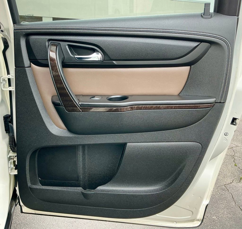 Used 2015 GMC Acadia SLT FWD image 26