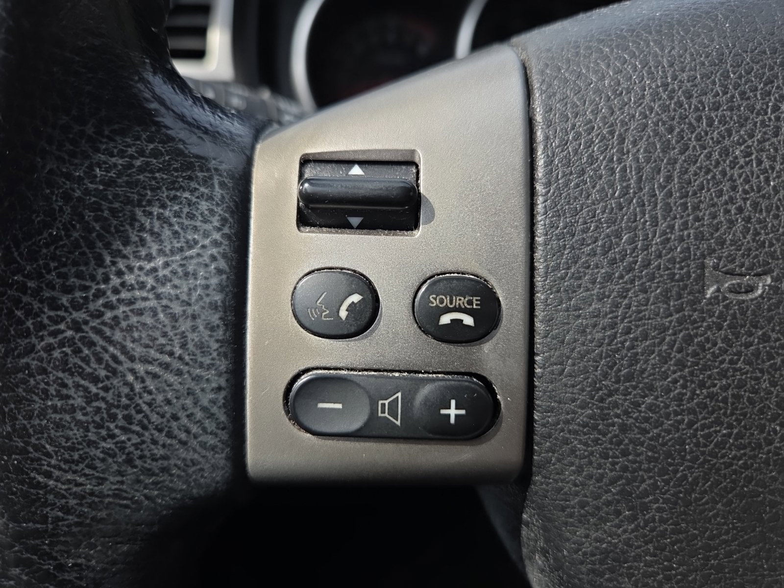 Used 2012 Nissan Versa Hatchback FWD image 19