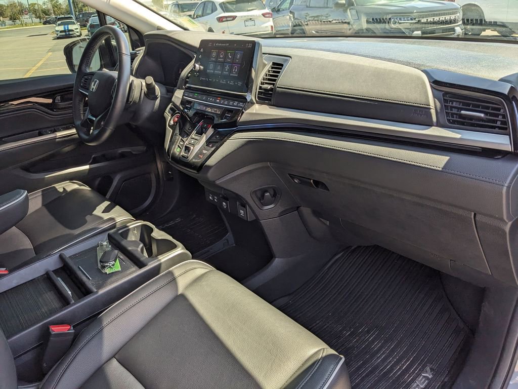 Used 2025 Honda Odyssey Touring image 11