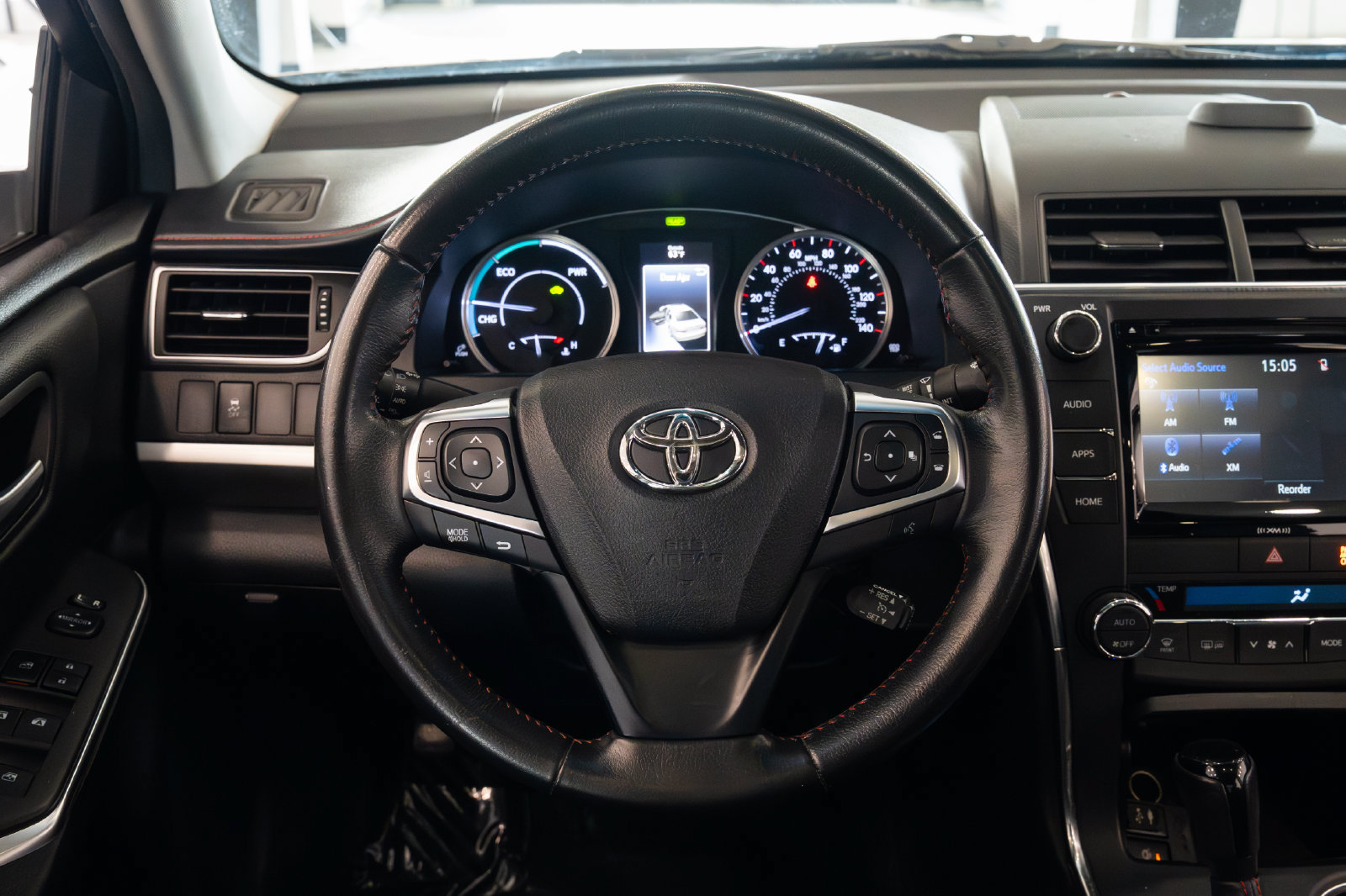Used 2016 Toyota Camry SE w/ Moonroof Package FWD image 12