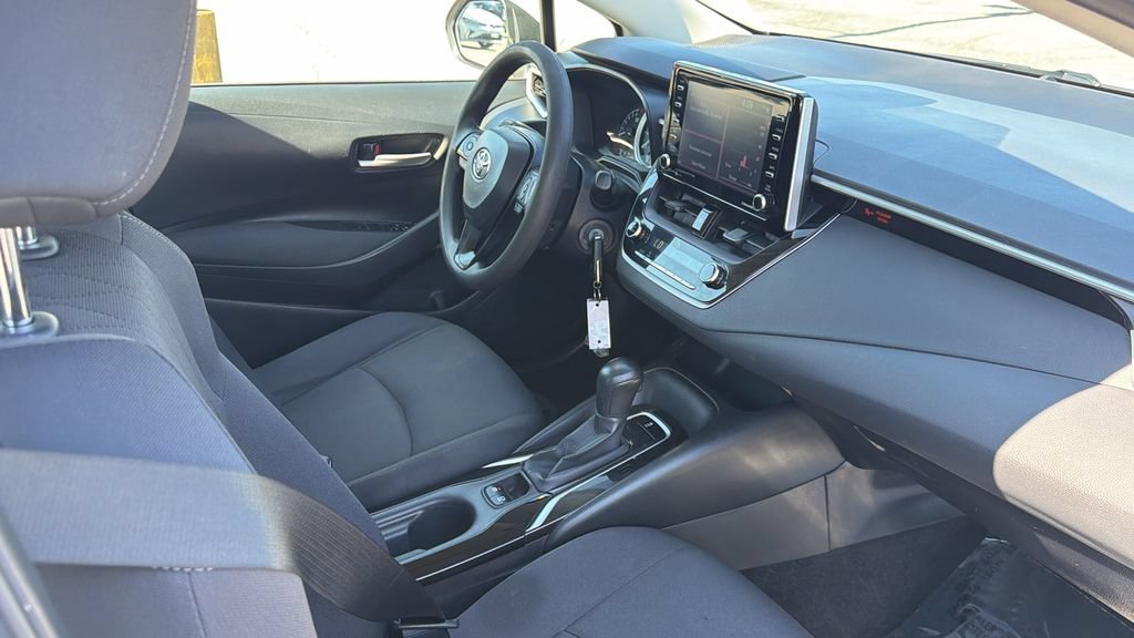 Used 2021 Toyota Corolla LE FWD image 18