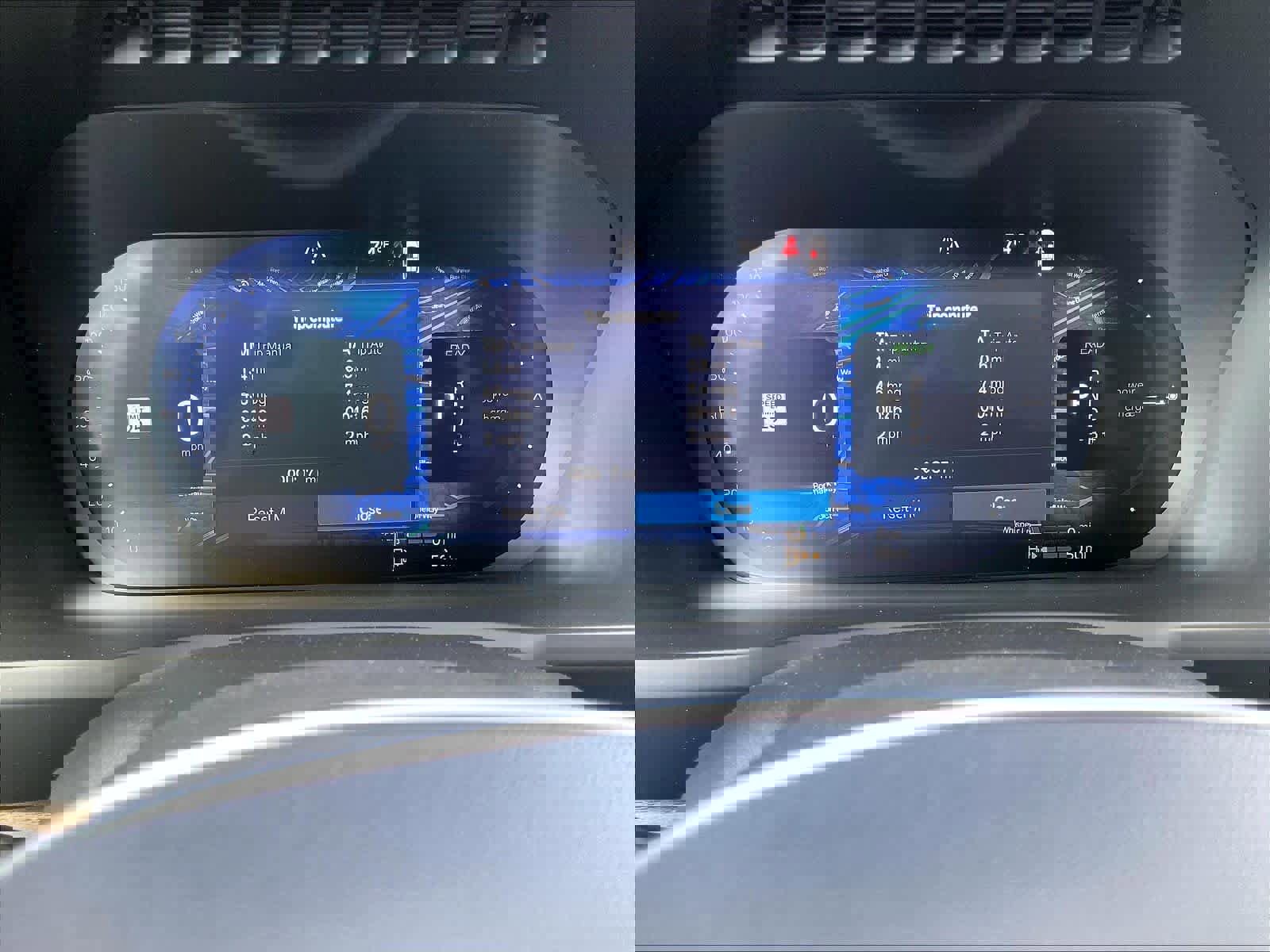 New 2026 Volvo XC90 T8 Plus w/ Protection Package Premier image 19