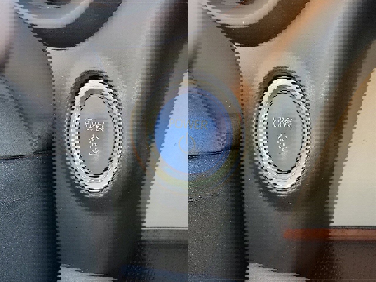 Used 2024 Toyota Sienna XLE image 32