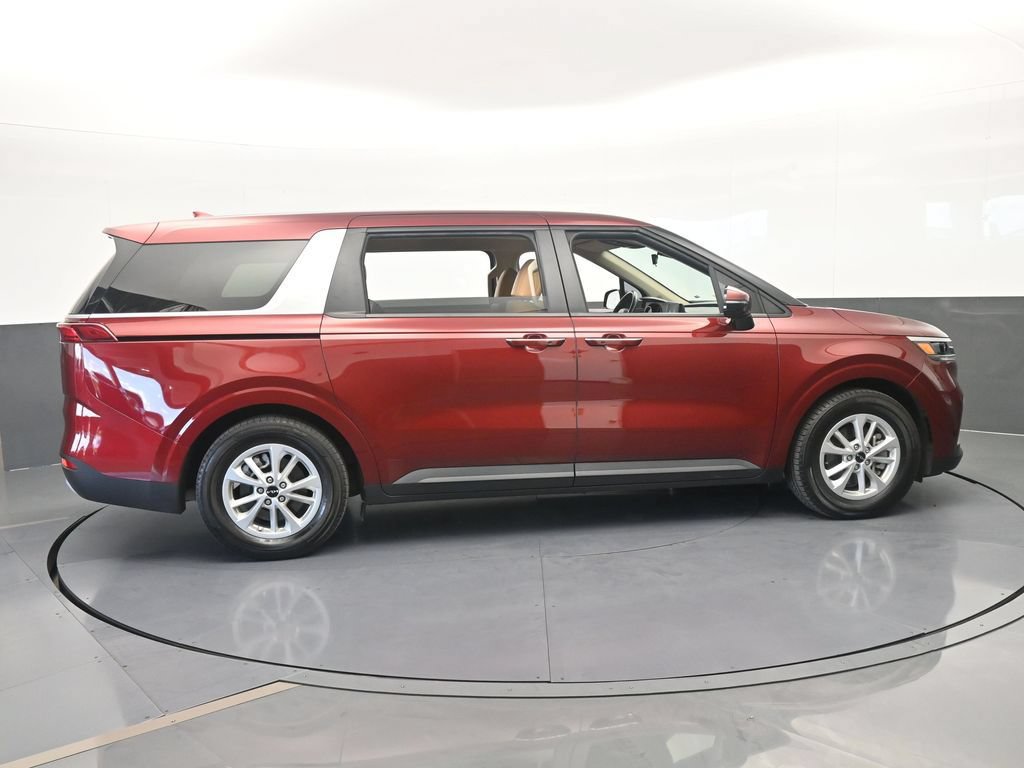 Used 2024 Kia Carnival LX FWD image 7