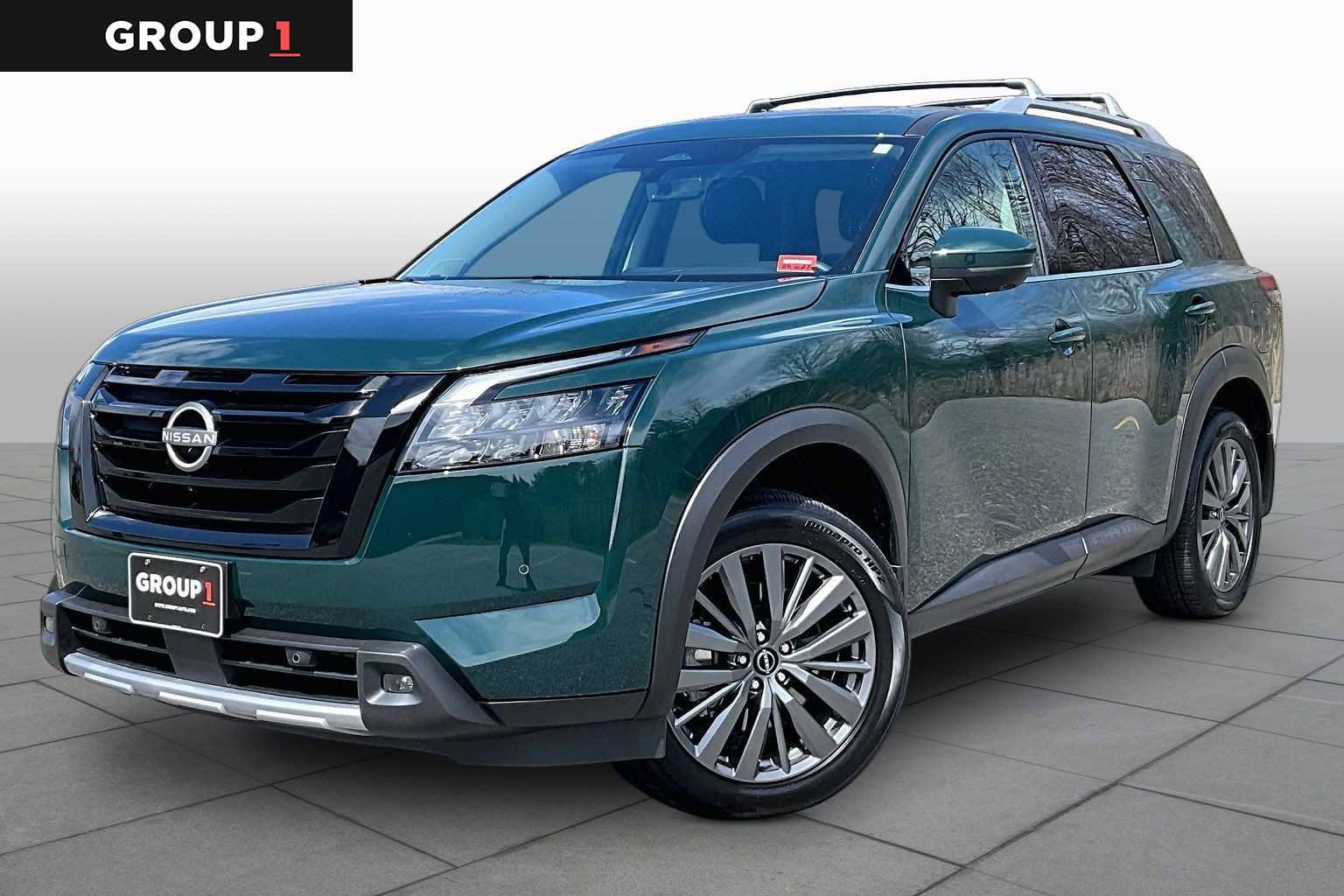 Used 2025 Nissan Pathfinder SL w/ SL Premium Package image 1