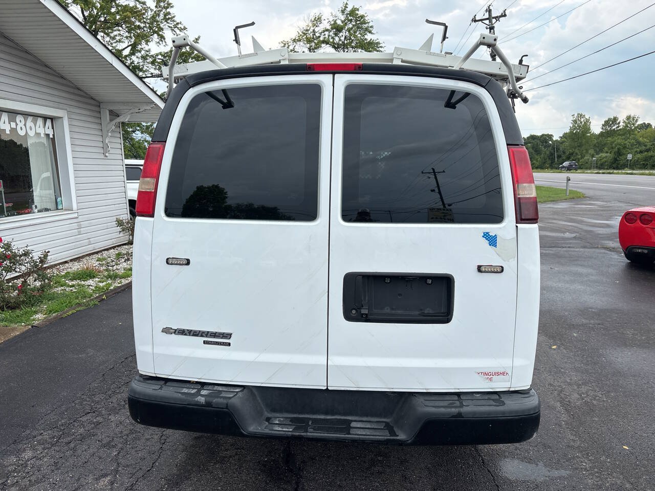 Used 2014 Chevrolet Express 3500 Extended RWD image 4