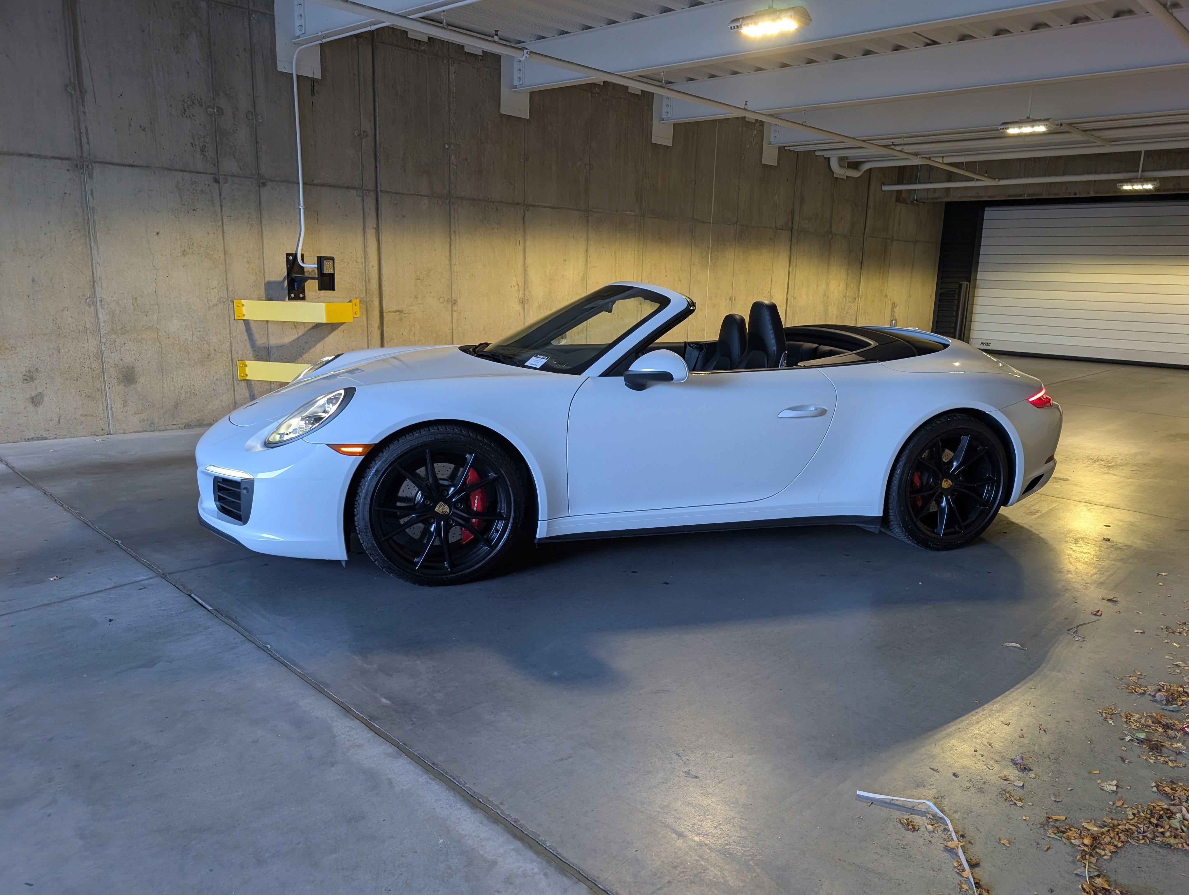 Used 2018 Porsche 911 Carrera 4S image 2