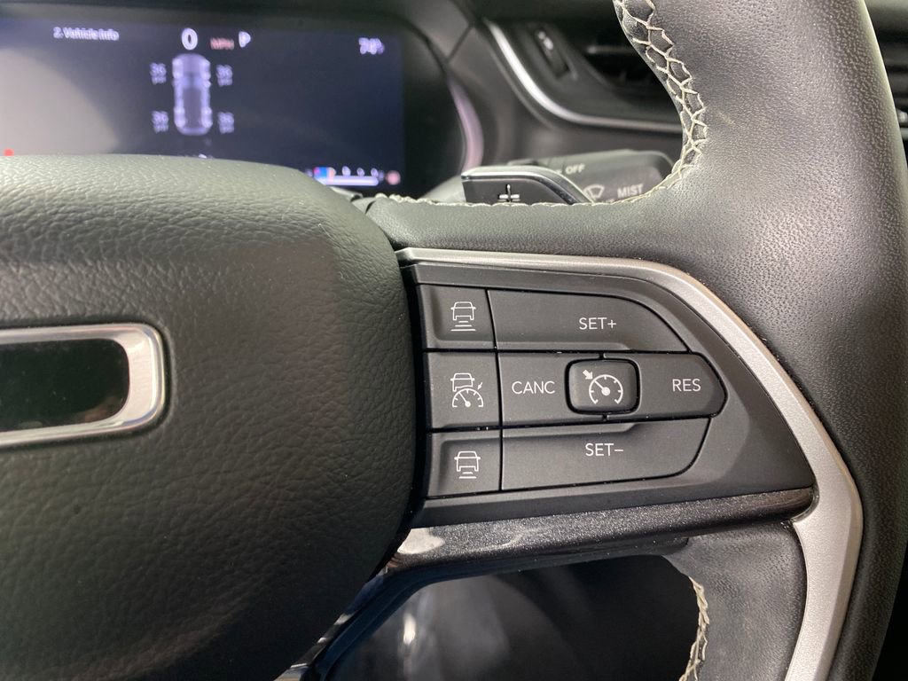 Used 2023 Jeep Grand Cherokee Altitude image 15