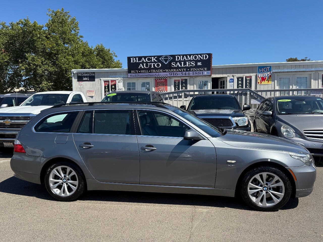 Used 2010 BMW 535i xDrive Wagon AWD/4WD image 1
