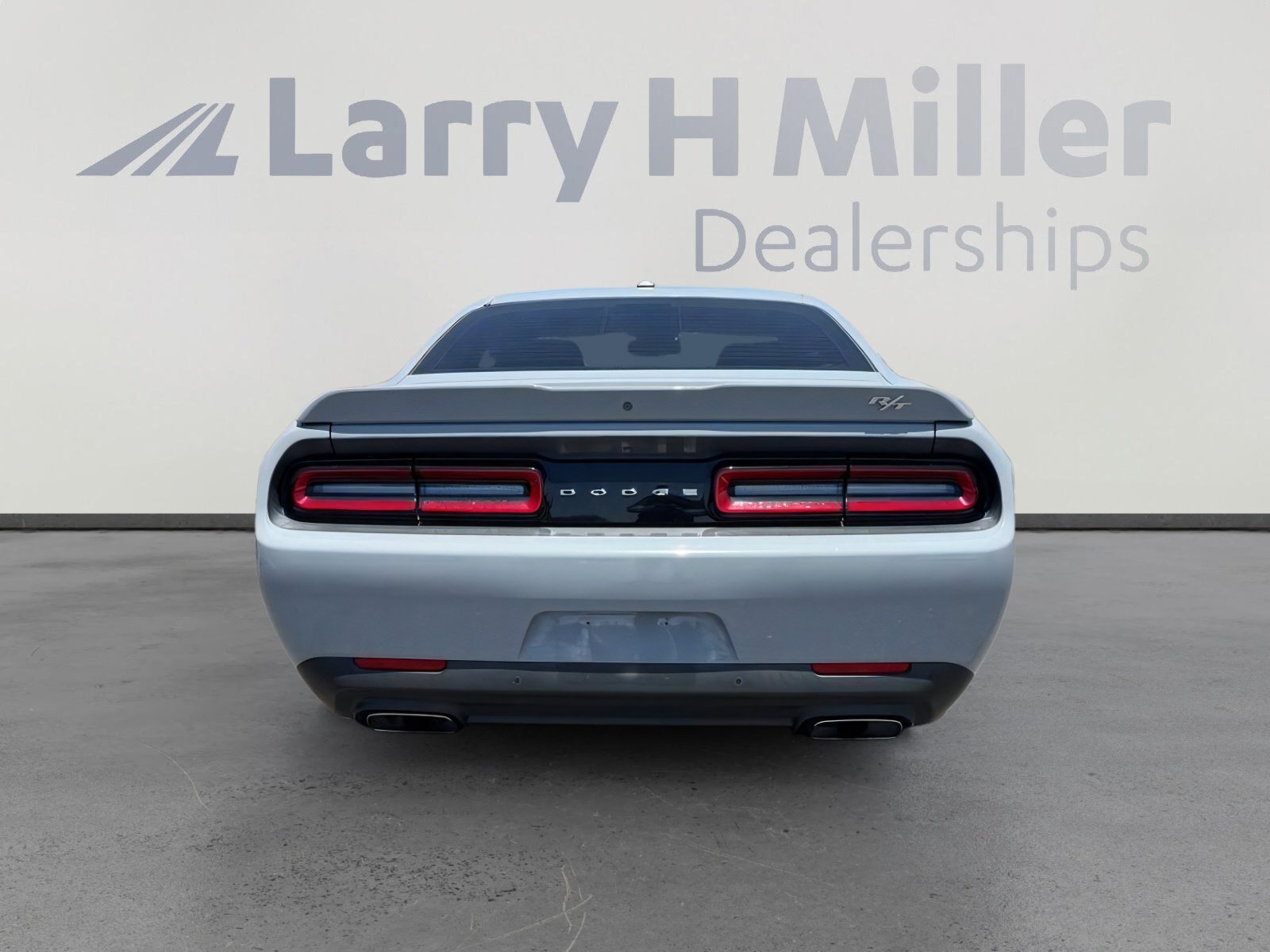 Used 2022 Dodge Challenger R/T RWD image 5