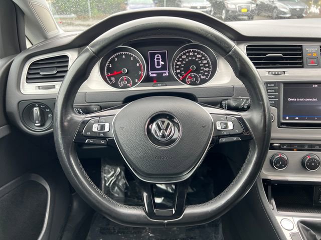 Used 2017 Volkswagen Golf Wolfsburg Edition image 21