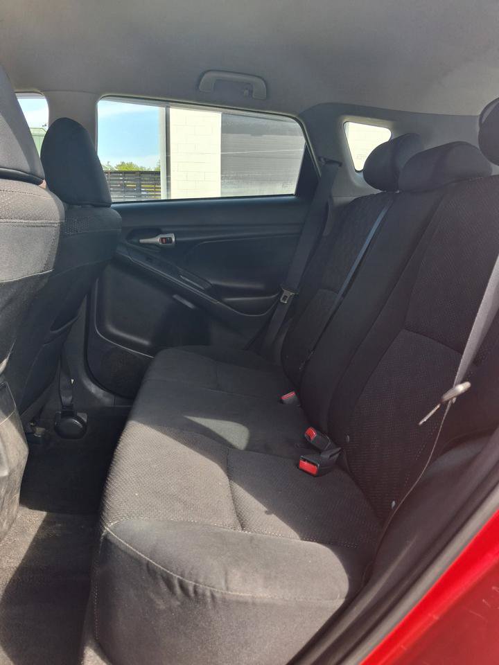 Used 2010 Pontiac Vibe w/ Preferred Package FWD image 7