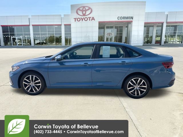 Used 2025 Volkswagen Jetta SE FWD video 2