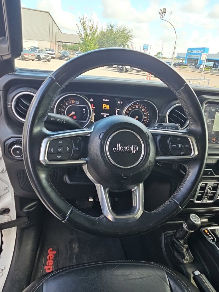 Used 2018 Jeep Wrangler Unlimited Sahara AWD/4WD image 13