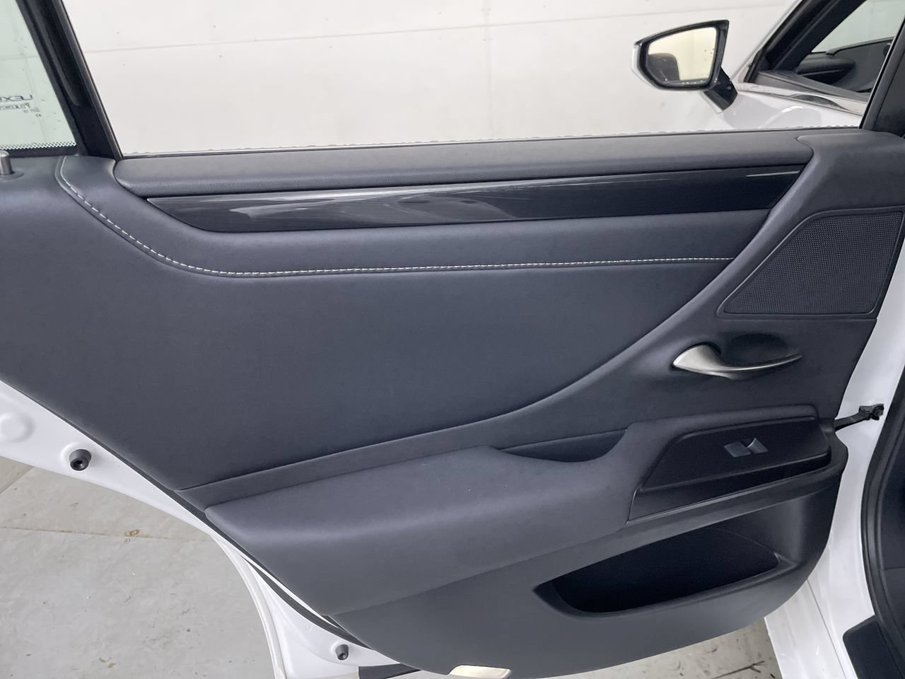 Used 2020 Lexus ES 350 w/ Accessory Package 2 FWD image 20