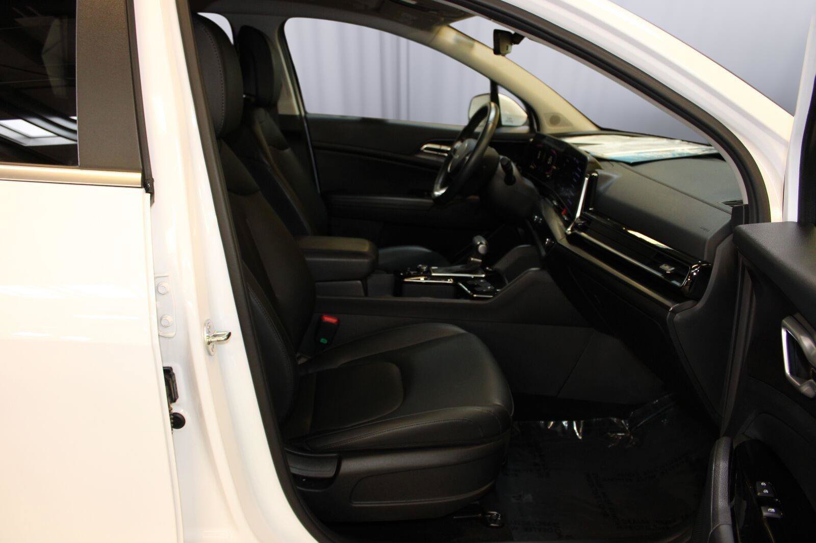 Used 2024 Kia Sportage EX AWD/4WD image 42