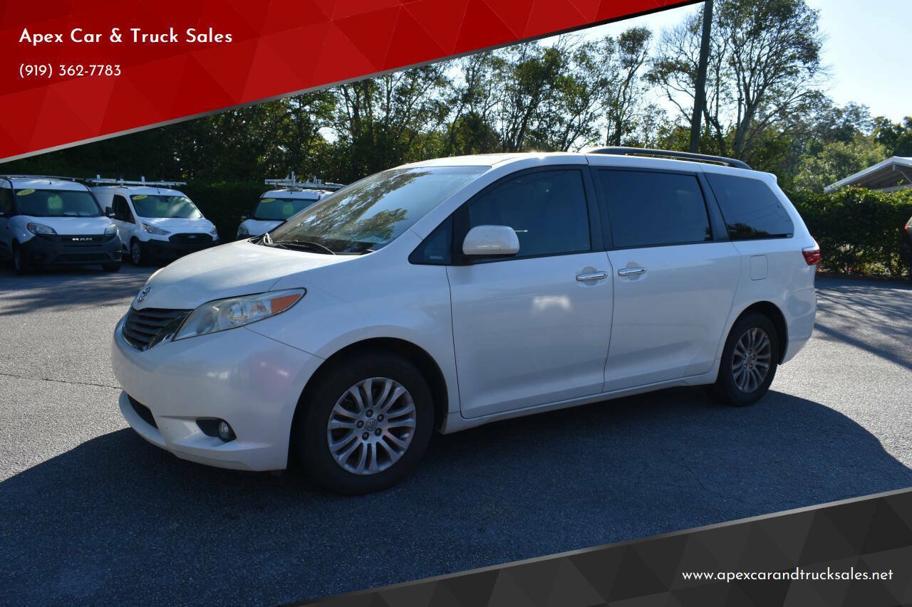 Used 2016 Toyota Sienna XLE Premium FWD image 1
