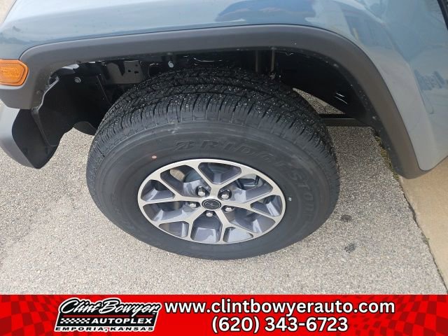 New 2025 Jeep Gladiator Sport image 13